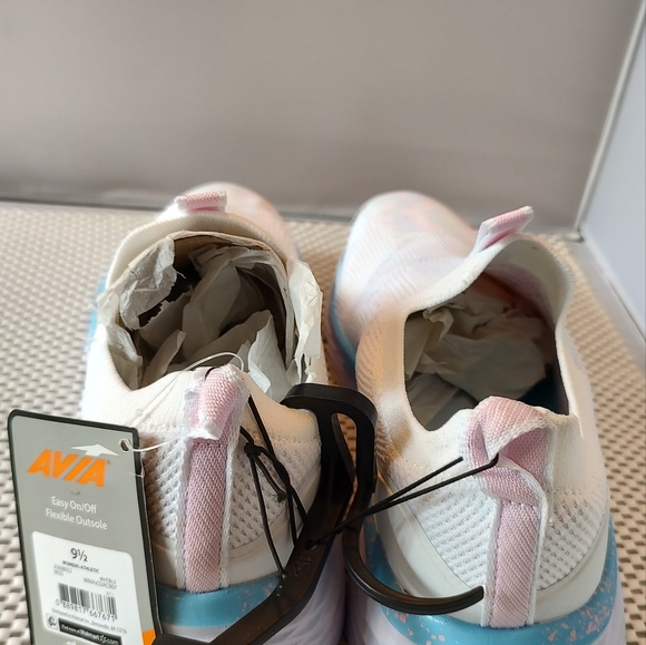 Avia Women's Slip On Athletic Sneakers - Picture 7 of 8